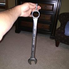 Load image into Gallery viewer, Mustang NEO Magnetic Oil Drain Plug 95 + Later w/ 2.3 3.7 3.8 3.9 5.0