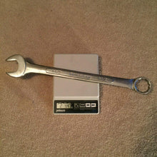 Load image into Gallery viewer, Magnetic Oil Drain Plug NEO Magnet 06 + Later 6th + 7th Gen Mopar Dodge Charger